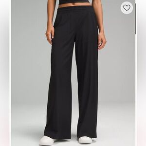 NWT Lululemon Swift Mid-rise Wide Leg Pant - 6